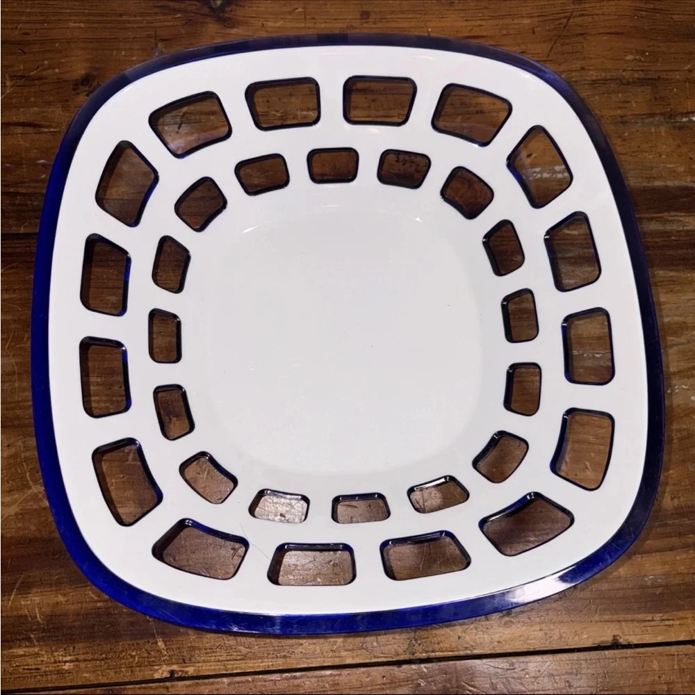 Guzzini Bread Basket Blue White pierced melamine Made In Italy 9.5 in square